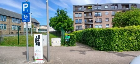 Bornes de recharge pour voitures électriques Illustration de l'actualité - cliquer pour agrandir